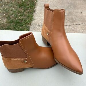 Liz Claiborne women’s shoe boot